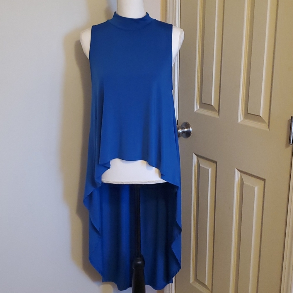 Sleeveless High-Low Tank Top in Royal Blue